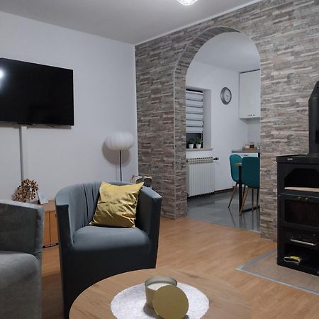 Apartment Petra I Nikola เซลิสเต เดรซิสโก ภายนอก รูปภาพ