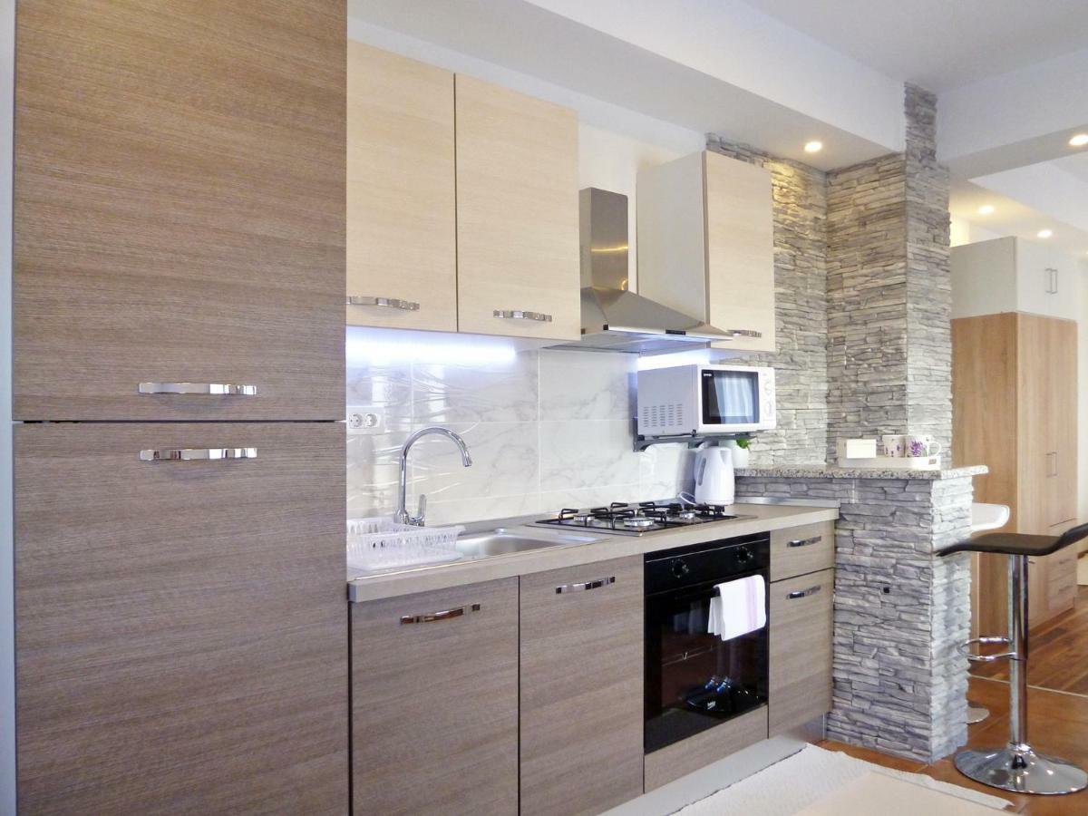 Apartment Petra I Nikola เซลิสเต เดรซิสโก ภายนอก รูปภาพ