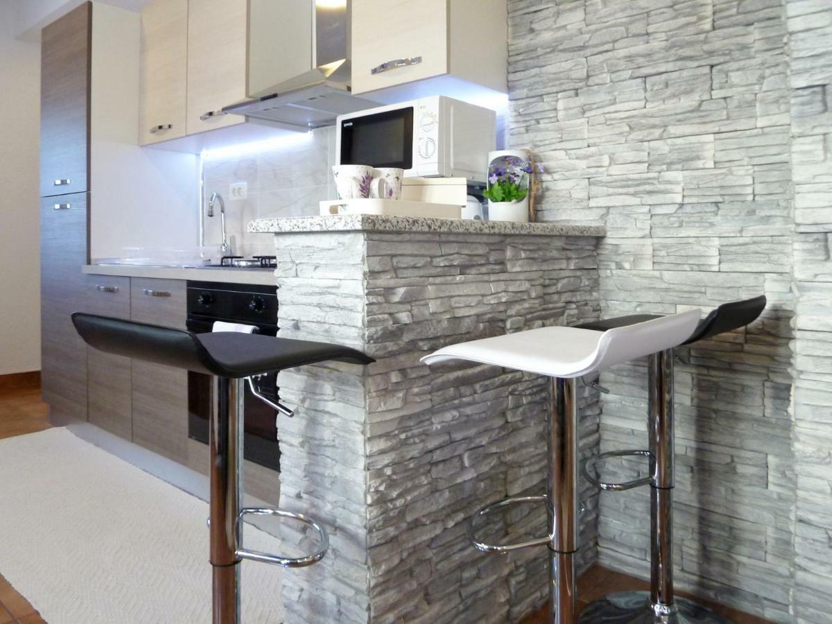 Apartment Petra I Nikola เซลิสเต เดรซิสโก ภายนอก รูปภาพ